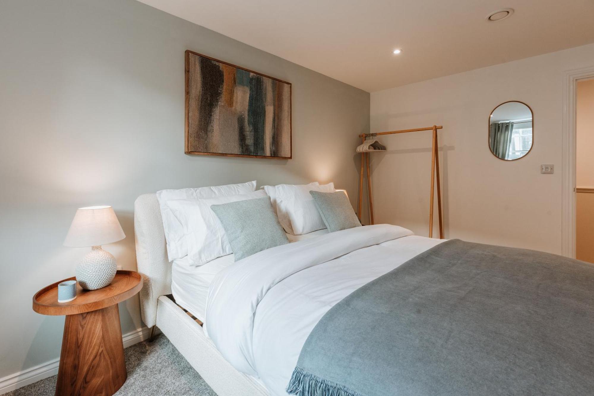 The Square Apartment *