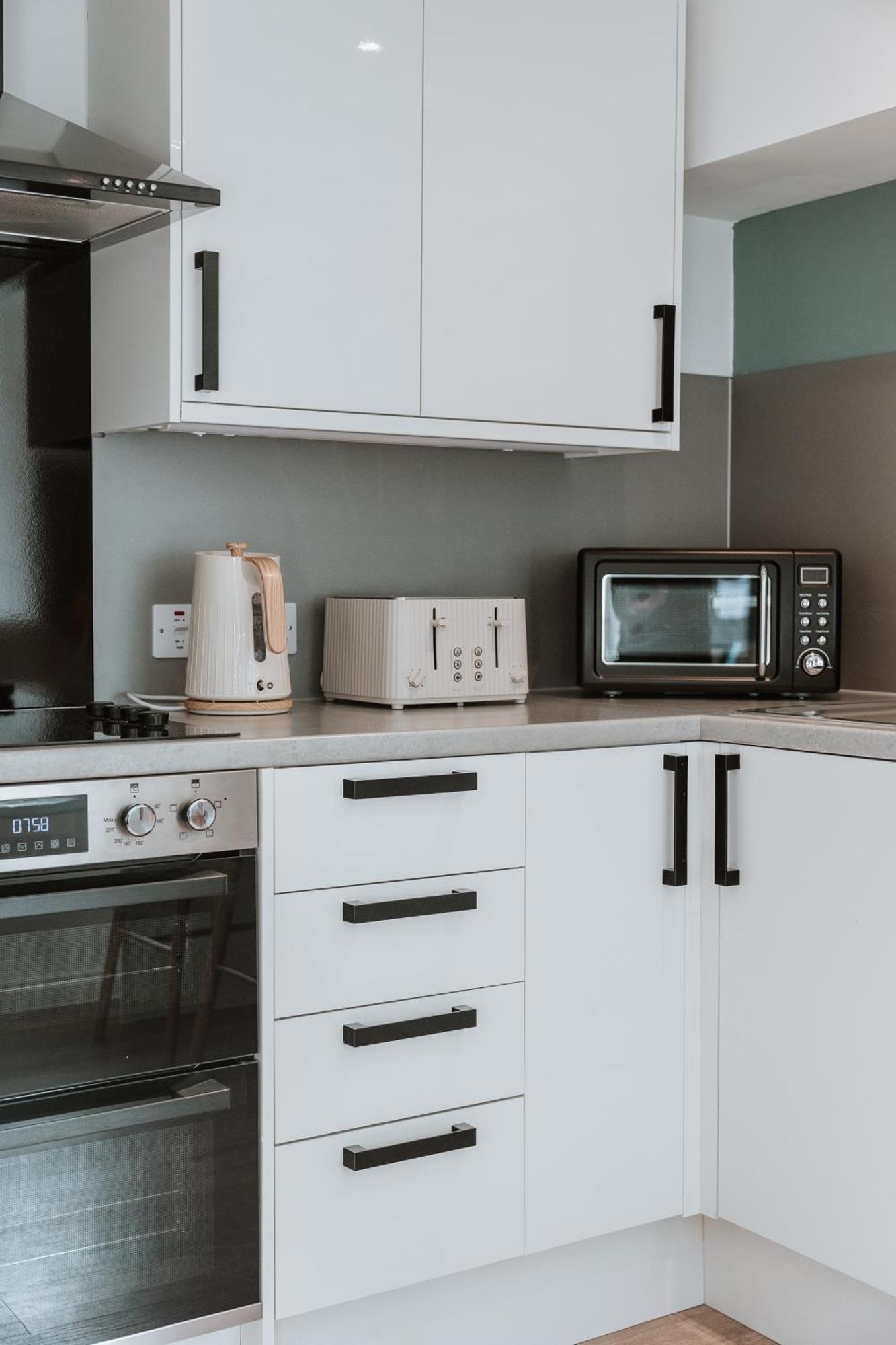 The Square Apartment *