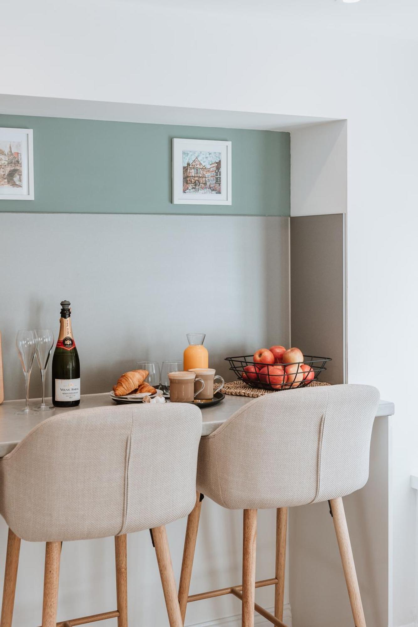 The Square Apartment *